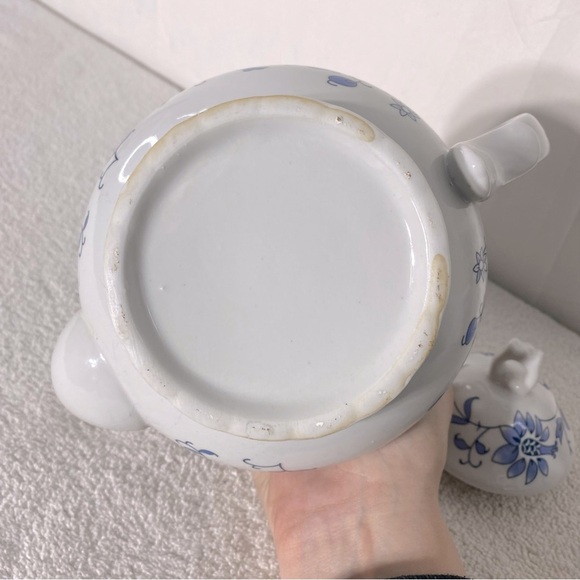 Vintage Blue White Floral Print Ceramic Teapot - Picture 4 of 12